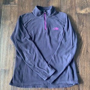 The North Face light weight 1/4 zip fleece
